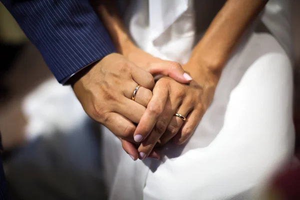 Bride Groom Holding Each Other Hand Exchange Wedding Rings Close — Stock Photo, Image
