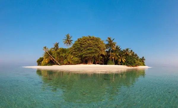 Small Tropical Desert Island Background - Luxury Adventure Honeymoon Travel Concept