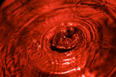 Kırmızı Sıvı Soyut Dalgalar Frekansı