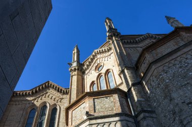 Mortegliano Duomo Kilisesi ve İtalya 'nın en yüksek çan kulesi.