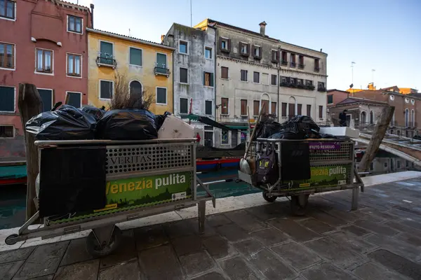 Venezia Wenecja Euganejska Włochy Stycznia 2024 Utylizacja Odpadów Śmieci Wenecji Zdjęcie Stockowe