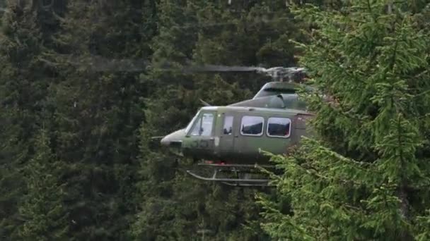 Krn Lakes Kobarid Slovenia June 2022 Military Helicopter Slovene Alpine — Stock Video