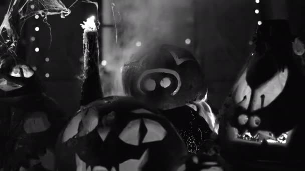 Fundo Halloween Com Abóboras Esculpidas Artesanais Jack Lanternas Com Velas — Vídeo de Stock
