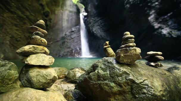 Zen Como Ambiente Cachoeira Com Pedras Equilíbrio — Vídeo de Stock