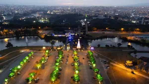 Prefeitura Belediyesi de Sorocaba SP Brasil 05-01-2024 Fotoğraf Bölgeleri com Drone Decoracoes de Natal