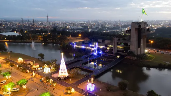 Prefeitura Belediyesi de Sorocaba SP Brasil 05-01-2024 Fotoğraf Bölgeleri com Drone Decoracoes de Natal