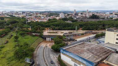 Alagamentos na Cidade de Sorocaba Ocorridos no dia 20 / 01 / 2024 Margens do Rio Sorocaba na Avenida Don Aguirre