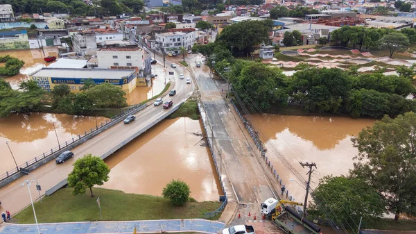 Alagamentos na Cidade de Sorocaba Ocorridos no dia 20 / 01 / 2024 Margens do Rio Sorocaba na Avenida Don Aguirre