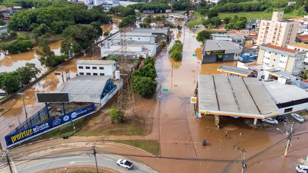 Alagamentos na Cidade de Sorocaba Ocorridos no dia 20 / 01 / 2024 Margens do Rio Sorocaba na Avenida Don Aguirre