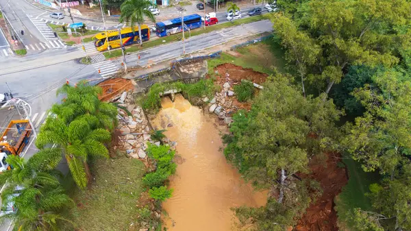 Alagamentos na Cidade de Sorocaba Ocorridos no dia 20 / 01 / 2024 Margens do Rio Sorocaba na Avenida Don Aguirre