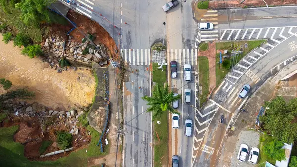 Alagamentos na Cidade de Sorocaba Ocorridos no dia 20 / 01 / 2024 Margens do Rio Sorocaba na Avenida Don Aguirre