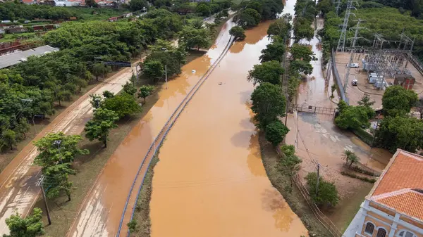 Alagamentos na Cidade de Sorocaba Ocorridos no dia 20 / 01 / 2024 Margens do Rio Sorocaba na Avenida Don Aguirre