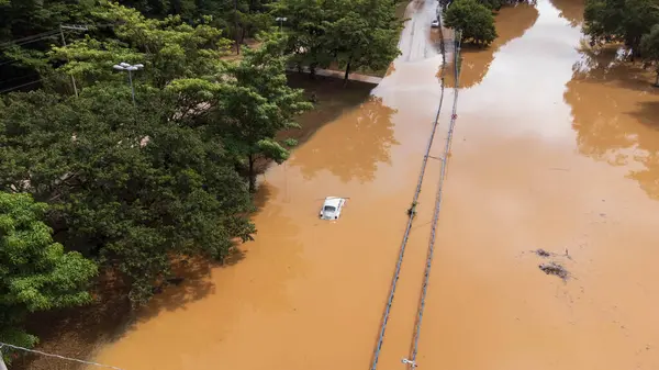 Alagamentos na Cidade de Sorocaba Ocorridos no dia 20 / 01 / 2024 Margens do Rio Sorocaba na Avenida Don Aguirre