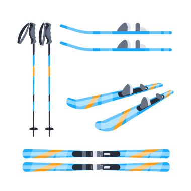 Kış sporları için farklı kayak takımları ve kayak direkleri..