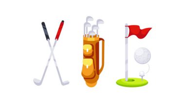 Golf sopaları, çanta, top, bayrak ve yeşil renkler içeren golf ekipmanları beyaz ve mavi arka planlarda izole edilmiş.