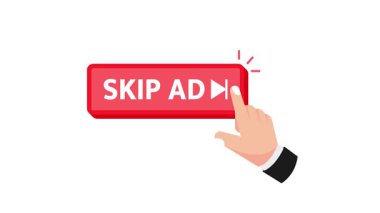 İşadamı beyaz ve yeşil ekran arkaplanlı reklam düğmesine tıklıyor