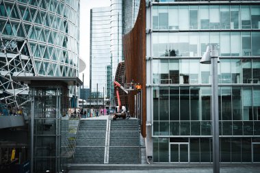 Milano, İtalya 'daki modern binalar.
