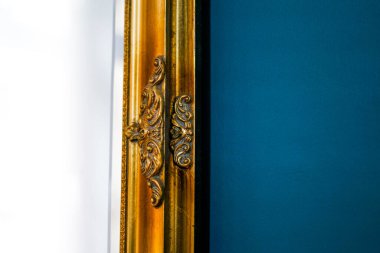 Arkaplan olarak altın çerçeve parçası.