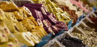 Burma. Türk tatlısı. Kapat..