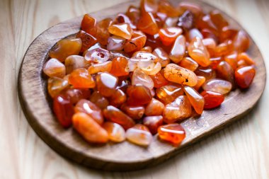 Doğal çiğ Carnelian taşları. Kapat.. 