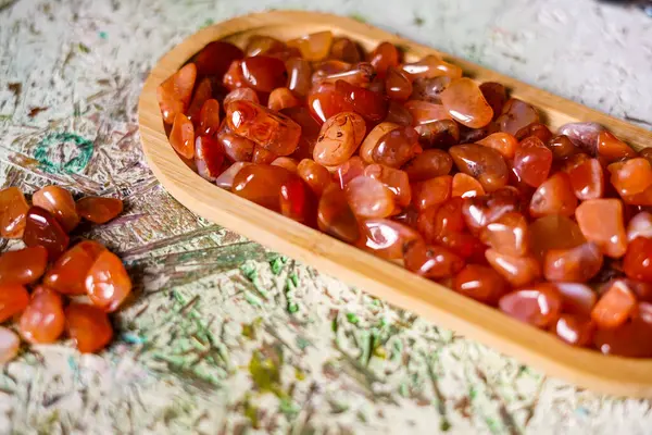 Doğal çiğ Carnelian taşları. Kapat.. 