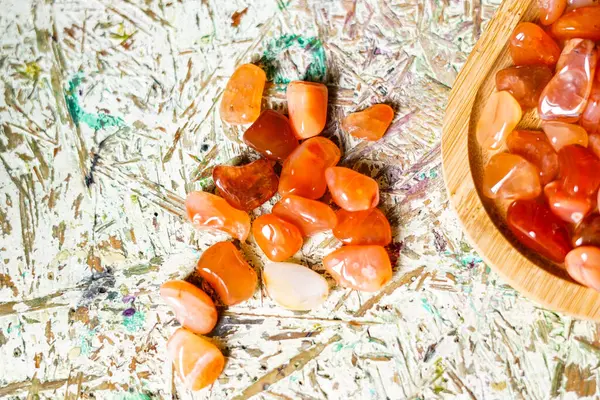 Doğal çiğ Carnelian taşları. Kapat.. 