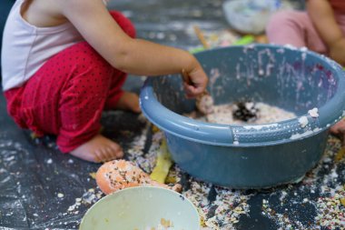 Bebekler için duyusal dersler. Kapat.. 