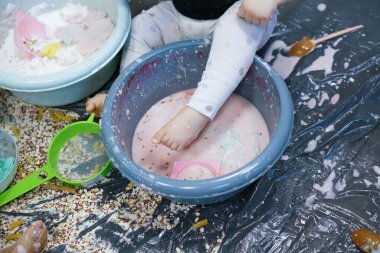 Bebekler için duyusal dersler. Kapat.. 