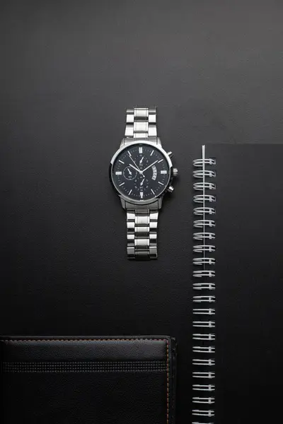 Foto Reloj Lujo Sobre Fondo Negro — Foto de Stock