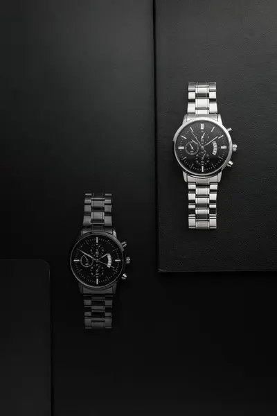 Foto Relógios Luxo Fundo Preto — Fotografia de Stock