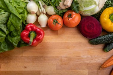 Kırsal alanda mevsimlik taze sebzeler.