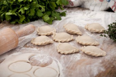 El yapımı börekler. Geleneksel bir Polonya yemeği.
