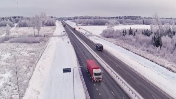 Talinn Estonia Fevereiro 2022 Drone Tiro Uma Estrada Durante Inverno — Vídeo de Stock