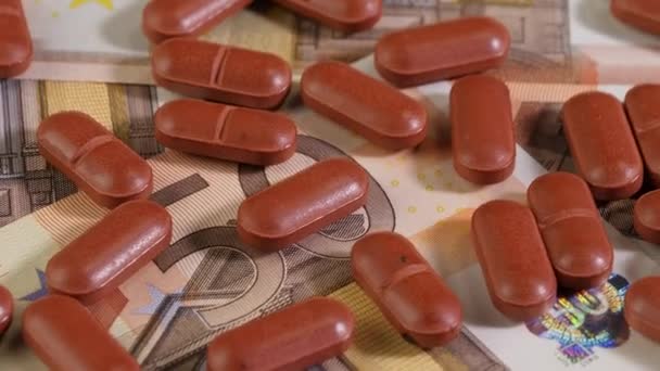 Teure Medizin Und Gesundheitskonzept Durch Pillen Und Bargeld Nahaufnahme Brauner — Stockvideo