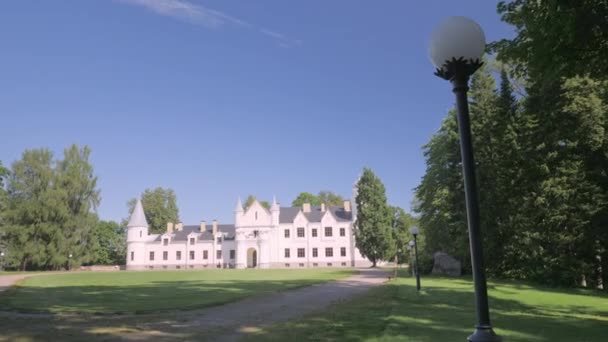 Estonie Août 2020 Château Blanc Alatskivi Estonie Avec Grande Pelouse — Video