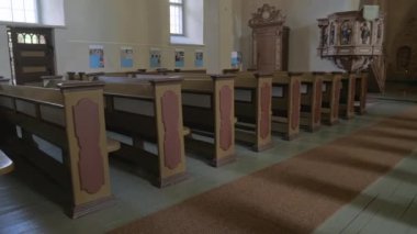 Palamus. Estonya-11 Ağustos 2020: Estonya 'daki Palamuse Kilisesi' nin iç görünümü 13. yüzyıl boyunca eski bir kilisedir.