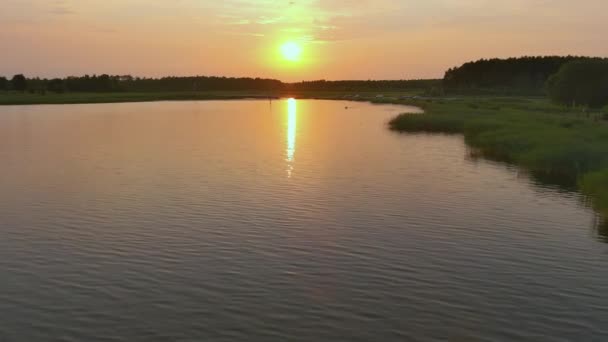 Idylický Letecký Záběr Jezera Tamula Estonsku Ukazuje Úžasnou Přírodu Místní — Stock video