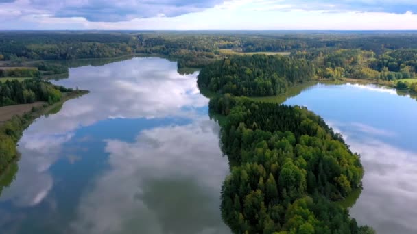Una Splendida Vista Aerea Del Paesaggio Finlandese Cielo Nuvoloso Riflette — Video Stock