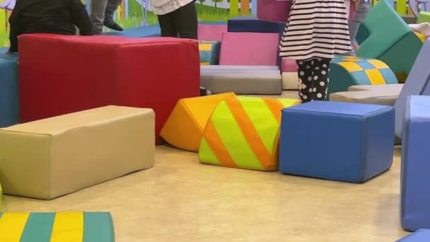 Helsinki Finlandia Październik 2021 Dzieci Bawią Się Placu Zabaw Centrum — Wideo stockowe