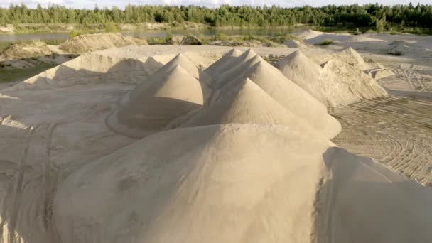 Auf Einem Luftbild Sieht Man Die Hügel Aus Weißem Sand — Stockvideo