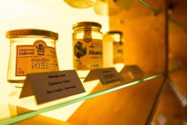 Bal üstüne bal, ahşap bal peteği desenli ve hafif