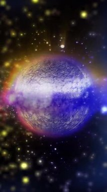 Dış uzayda dönen metalik tona sahip Cilt Gezegeni