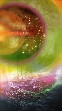 Dış uzayda dönen metalik tona sahip Cilt Gezegeni