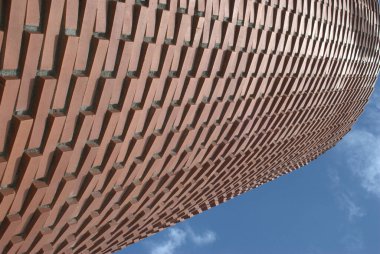 Şehrin modern binası