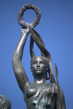 Yunan tanrısı bir kadının bronz heykeli
