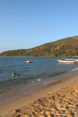 Deniz kıyısının güzel manzarası