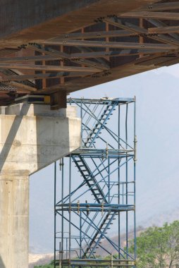 Hindistan 'daki inşaat alanının köprü yapısı