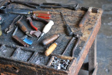 Atölyede çalışmak için eski araçlar