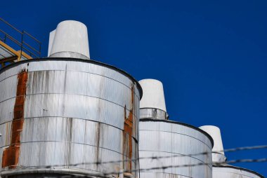 Şehrin modern binası