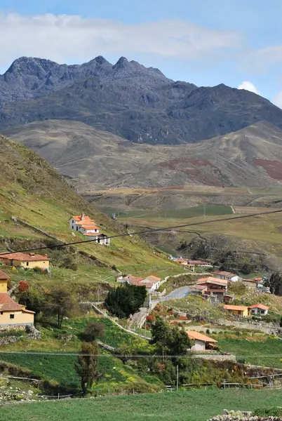 Dağların güzel manzarası